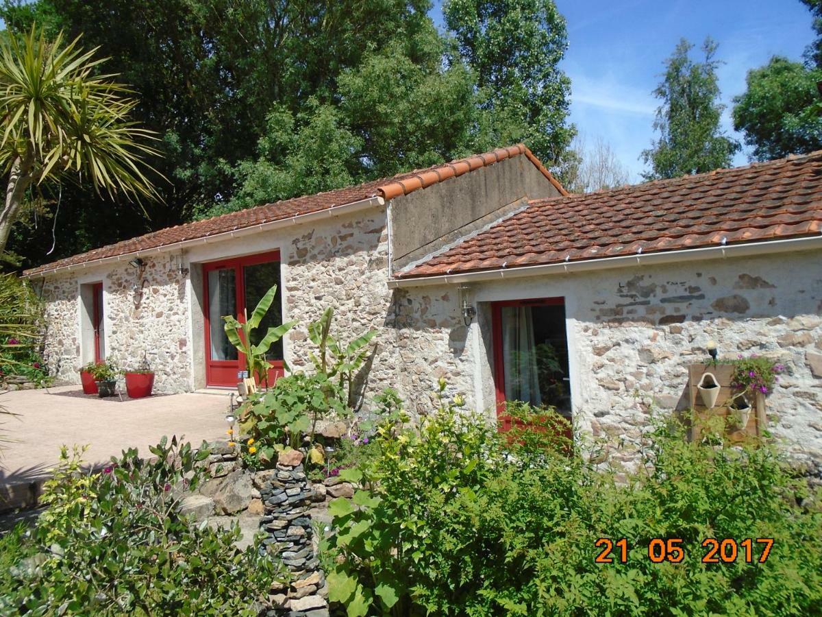 Les Trois Etangs Bed & Breakfast Saint-Viaud Dış mekan fotoğraf